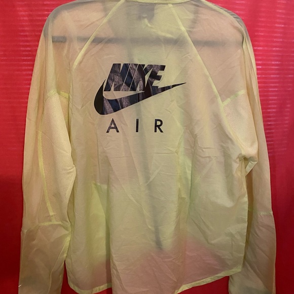Neon green Nike Air wind breaker - Picture 3 of 3
